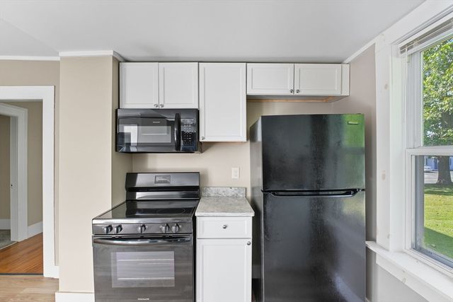 221 East St, Chicopee, MA 01020
