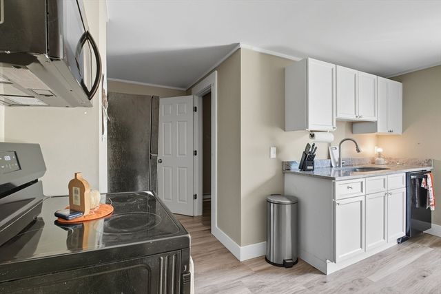 221 East St, Chicopee, MA 01020