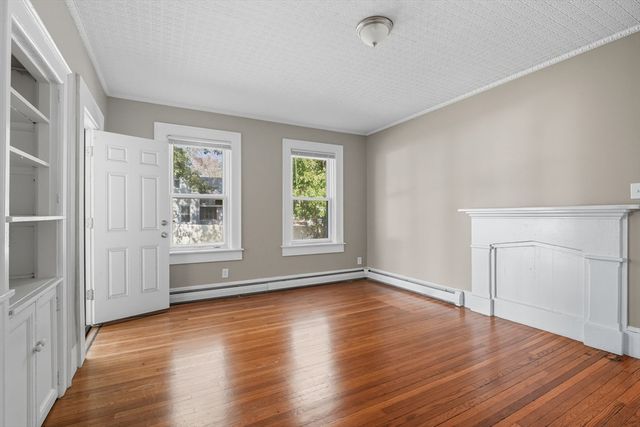 221 East St, Chicopee, MA 01020