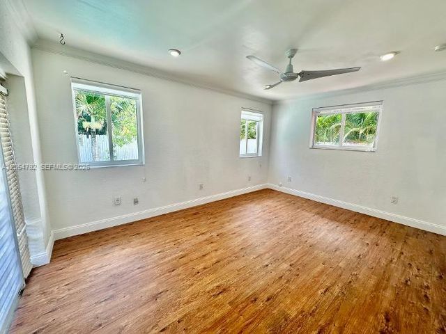 1102 NE 117th St, Biscayne Park, FL 33161