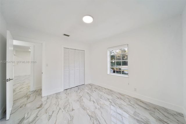 1102 NE 117th St, Biscayne Park, FL 33161