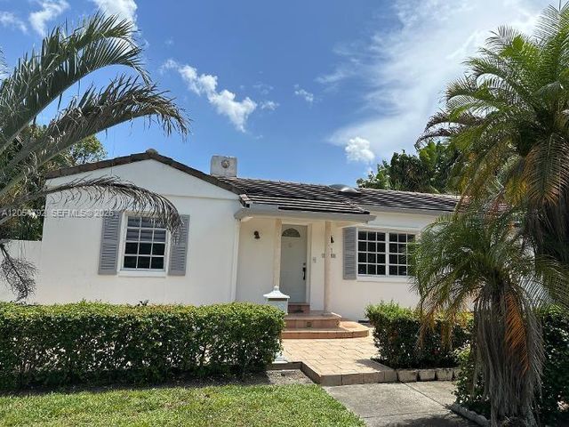 1102 NE 117th St, Biscayne Park, FL 33161