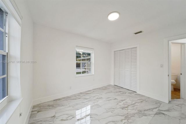 1102 NE 117th St, Biscayne Park, FL 33161