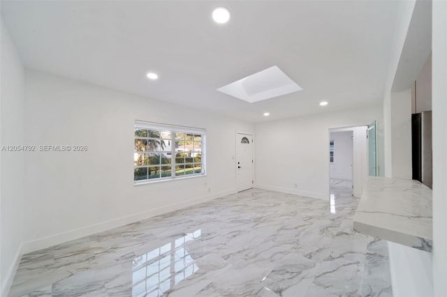 1102 NE 117th St, Biscayne Park, FL 33161