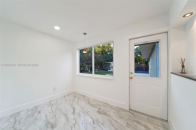 1102 NE 117th St, Biscayne Park, FL 33161