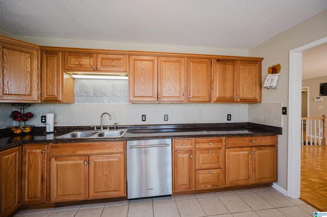 915 RICH ROAD, Birmingham, AL 35215