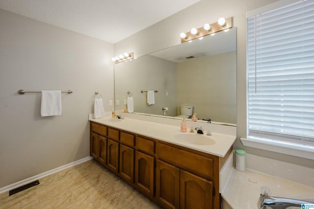 915 RICH ROAD, Birmingham, AL 35215