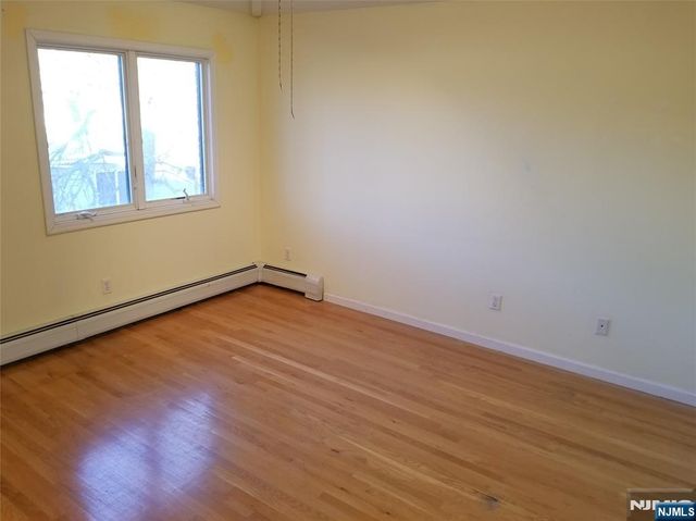 393 Washington Avenue, Cliffside Park, NJ 07010