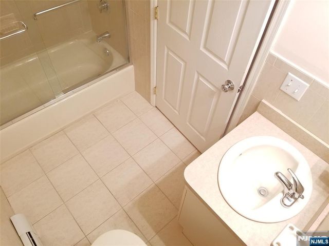 393 Washington Avenue, Cliffside Park, NJ 07010