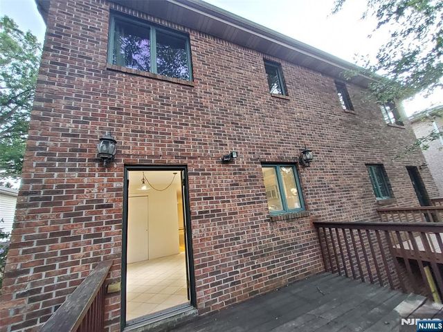 393 Washington Avenue, Cliffside Park, NJ 07010