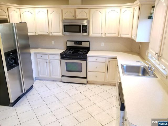393 Washington Avenue, Cliffside Park, NJ 07010