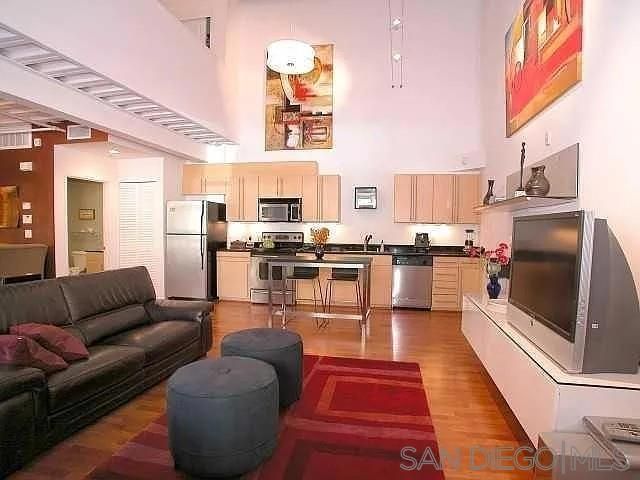 1501 Front St 102, San Diego, CA 92101