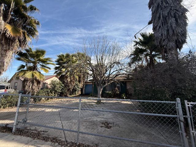 40284 Ralph Road, Cutler, CA 93615