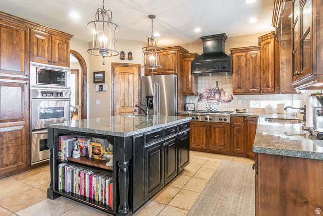1391 N COMPTON RD, Farmington, UT 84025