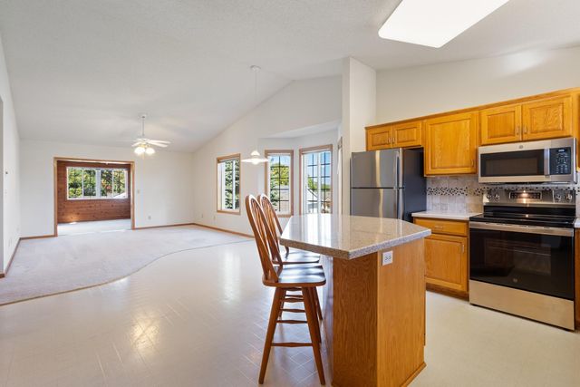 745 Sterling Court, Mahtomedi, MN 55115