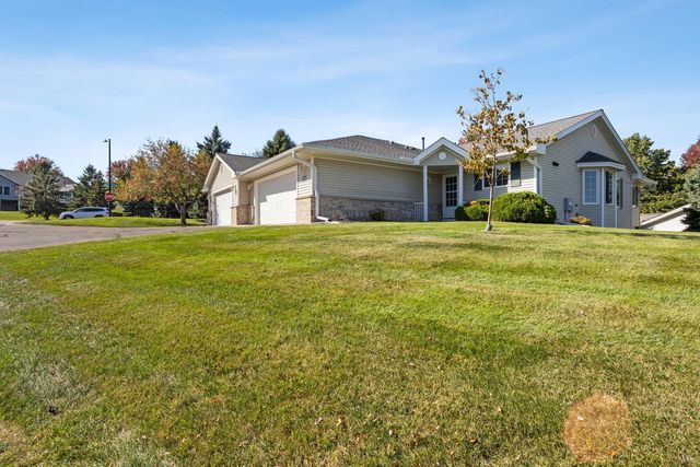 745 Sterling Court, Mahtomedi, MN 55115