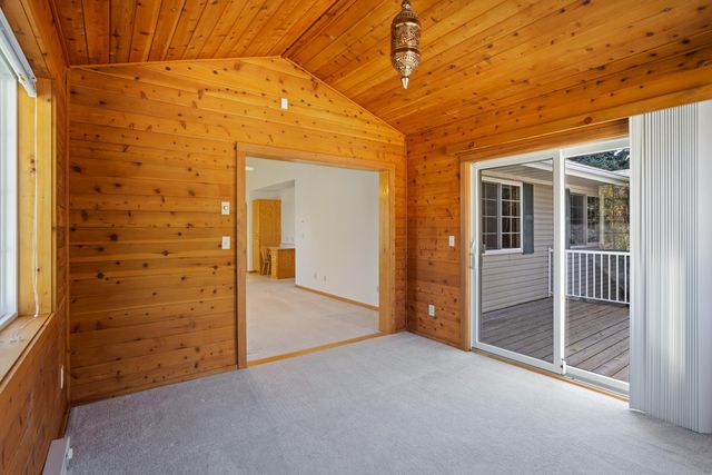 745 Sterling Court, Mahtomedi, MN 55115