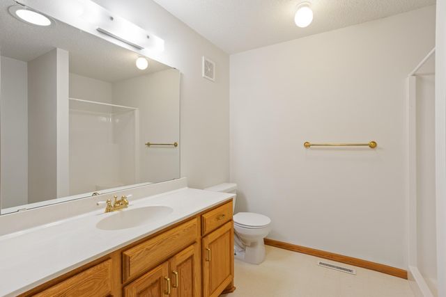 745 Sterling Court, Mahtomedi, MN 55115