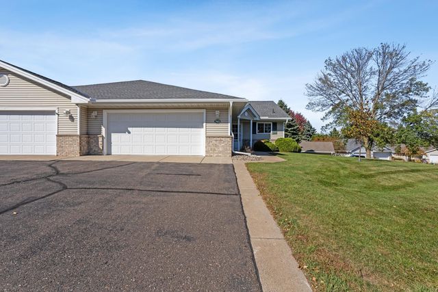 745 Sterling Court, Mahtomedi, MN 55115