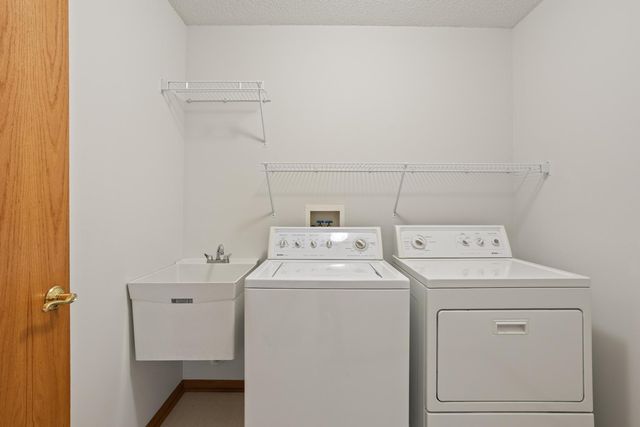 745 Sterling Court, Mahtomedi, MN 55115