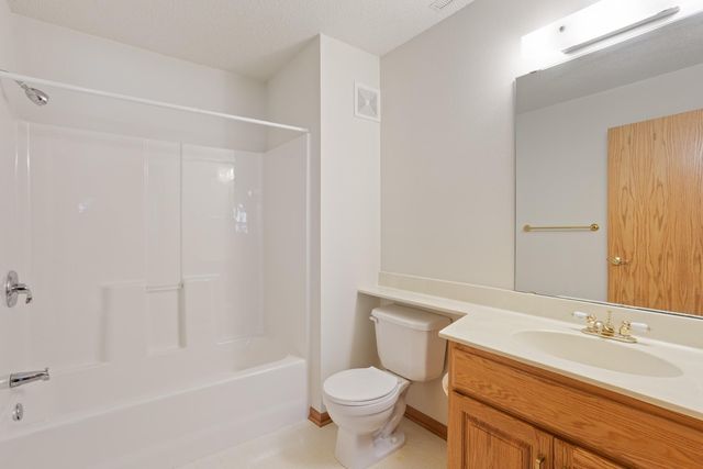 745 Sterling Court, Mahtomedi, MN 55115