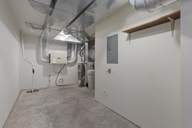 745 Sterling Court, Mahtomedi, MN 55115