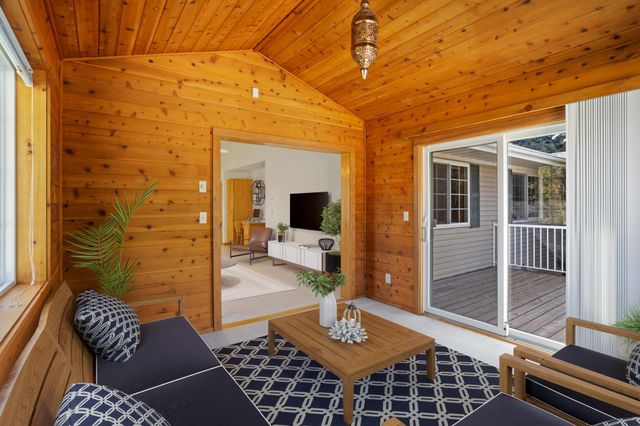 745 Sterling Court, Mahtomedi, MN 55115