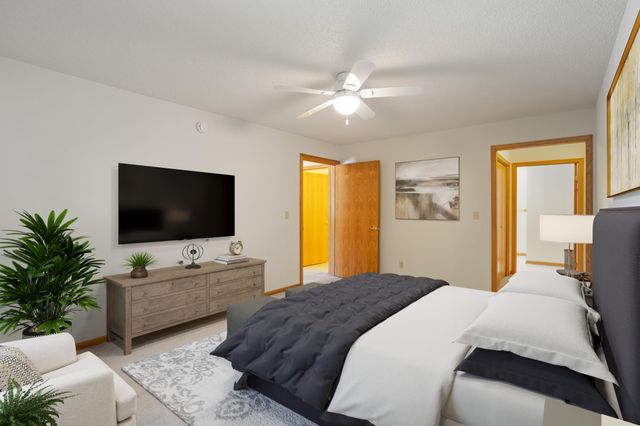 745 Sterling Court, Mahtomedi, MN 55115