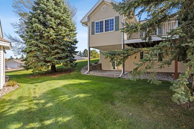 745 Sterling Court, Mahtomedi, MN 55115