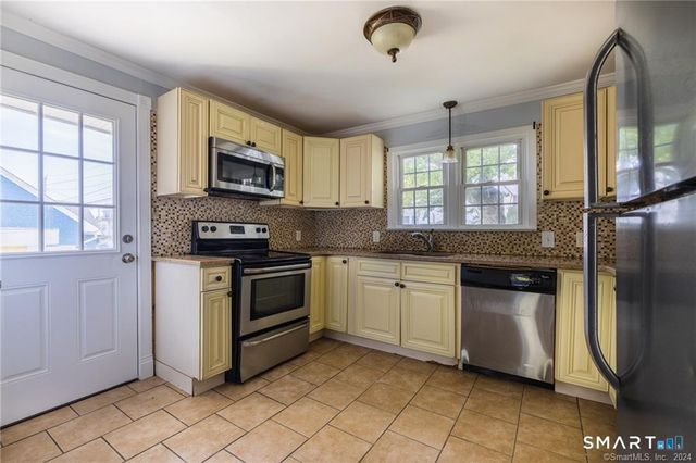 480 Ezra Street, Bridgeport, CT 06606