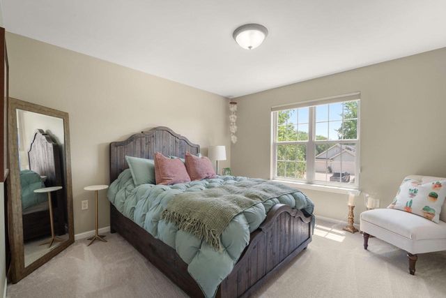 3288 W Yorkshire CIRCLE, Franklin, WI 53132