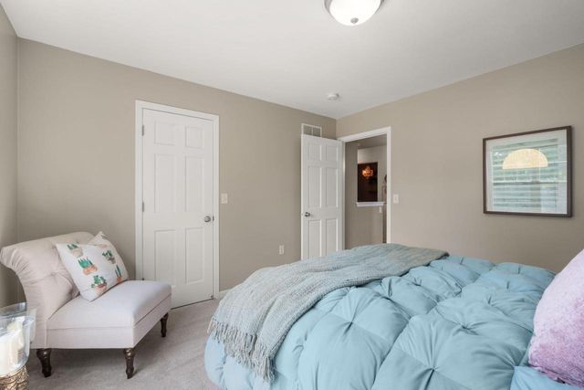 3288 W Yorkshire CIRCLE, Franklin, WI 53132