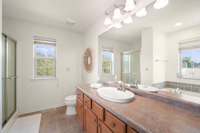 3288 W Yorkshire CIRCLE, Franklin, WI 53132