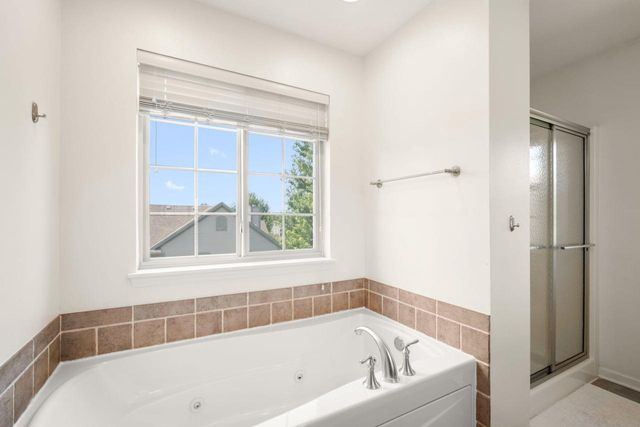 3288 W Yorkshire CIRCLE, Franklin, WI 53132