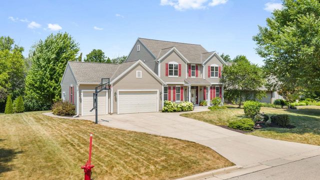 3288 W Yorkshire CIRCLE, Franklin, WI 53132