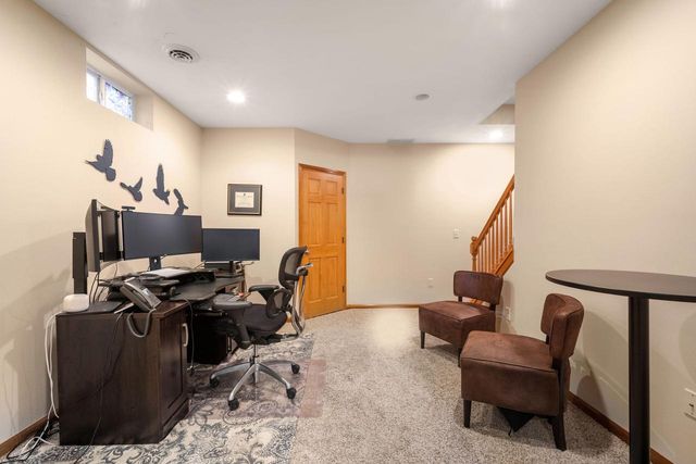 3288 W Yorkshire CIRCLE, Franklin, WI 53132