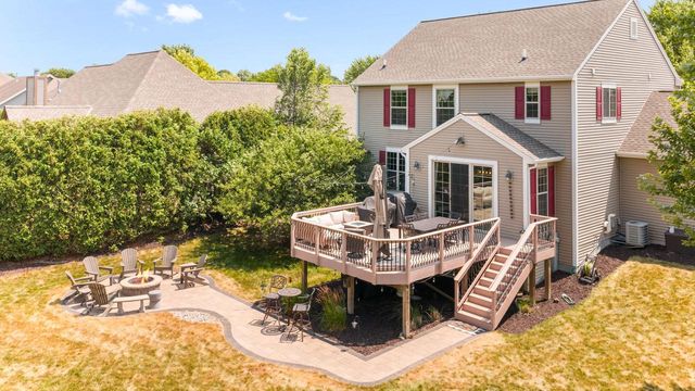 3288 W Yorkshire CIRCLE, Franklin, WI 53132