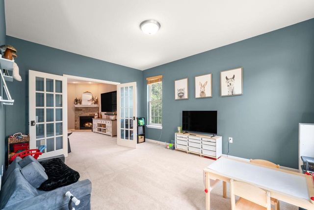3288 W Yorkshire CIRCLE, Franklin, WI 53132