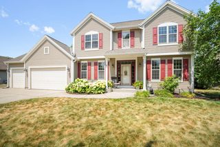 3288 W Yorkshire CIRCLE, Franklin, WI 53132