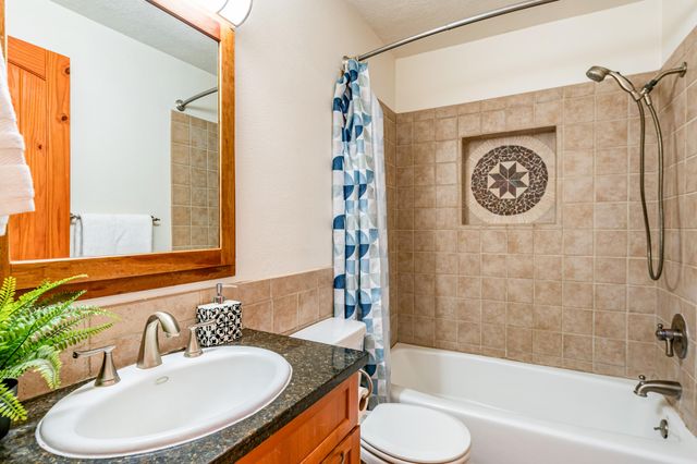 4501 8th Street NW, Albuquerque, NM 87107