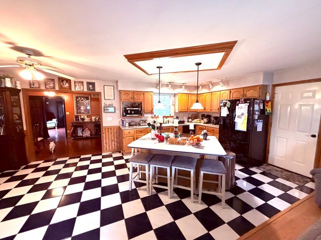 658 Deerfield Road, Walnut Hill, IL 62893