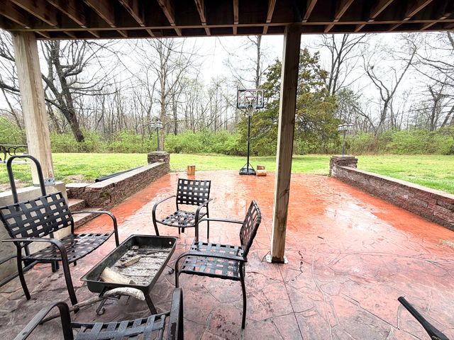 658 Deerfield Road, Walnut Hill, IL 62893