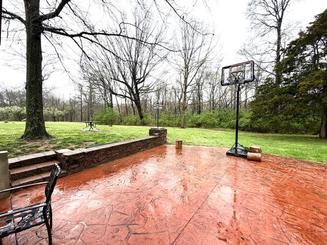 658 Deerfield Road, Walnut Hill, IL 62893