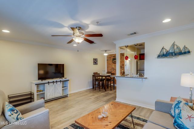 1282 Beach Boulevard, 206, Biloxi, MS 39530