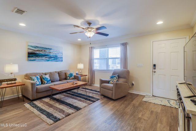 1282 Beach Boulevard, 206, Biloxi, MS 39530