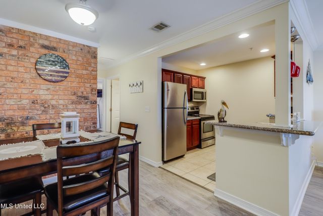 1282 Beach Boulevard, 206, Biloxi, MS 39530