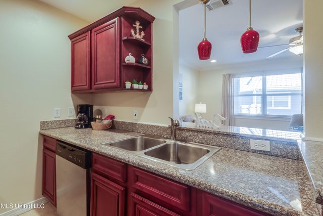 1282 Beach Boulevard, 206, Biloxi, MS 39530