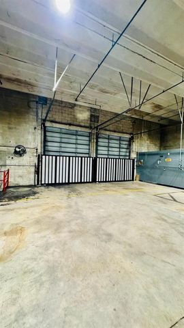 7953 NW 64th St, Medley, FL 33166