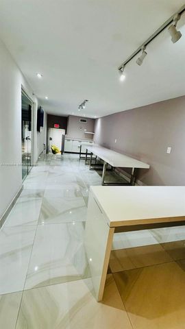 7953 NW 64th St, Medley, FL 33166