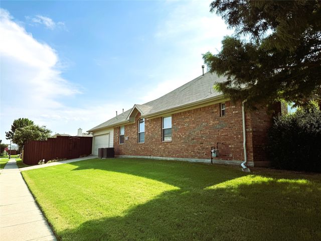 414 Lakefield Drive, Murphy, TX 75094